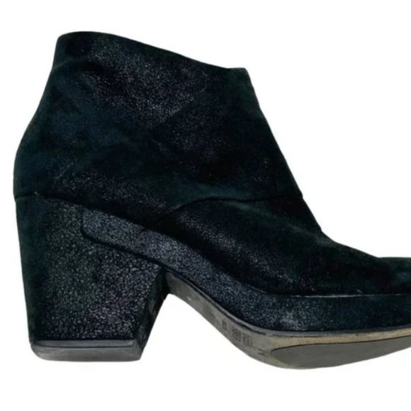 Eileen Fisher Coax Black Soft Grained Texture Leather Platform Boots - Size 9. - Picture 11 of 14